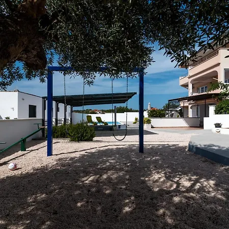 Vila Leona
